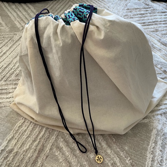 Tory Burch Robinson Dome w/ Multiple Comparments - Picture 3 of 12